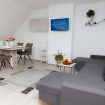 T&K Apartments Near Messe Fair Trade Duesseldorf Und Airport 3B