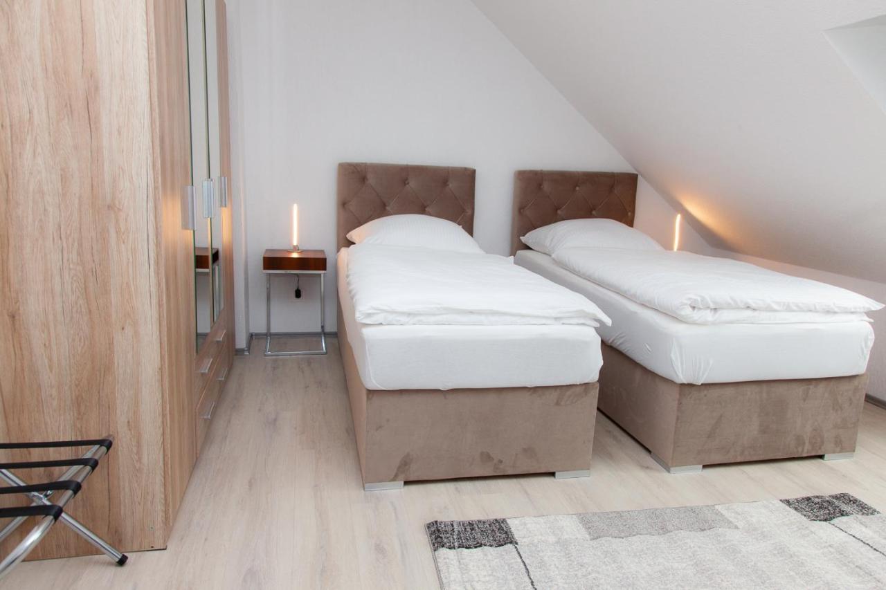 T&k Near Messe Fair Trade Duesseldorf Und Airport 3b Apartment